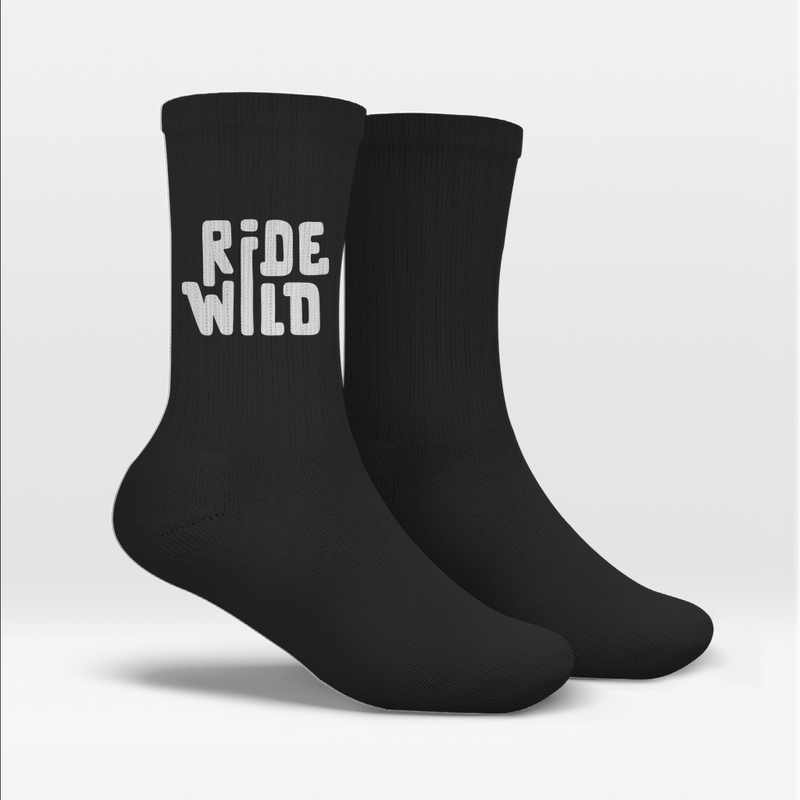 Laden Sie das Bild in Galerie -Viewer, RideWild Blackout Crew Socks
